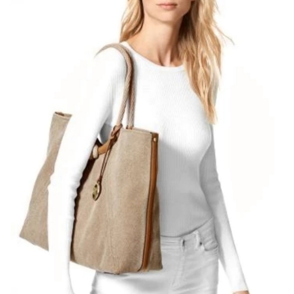 MICHAEL KORS  Isla Ring  Canvas Large Shoulder Tote - Picture 1 of 6
